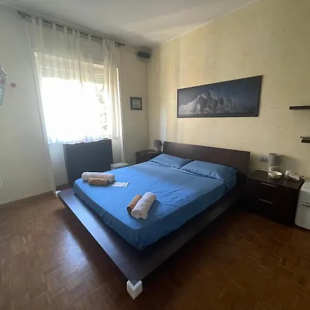 Impeccable In Next To M1 Metro 10 Mins Away From Duomo Wi-fi Feel Like Bed & Breakfast *