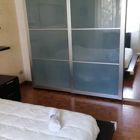 Impeccable In Next To M1 Metro 10 Mins Away From Duomo Wi-fi Feel Like Bed & Breakfast *