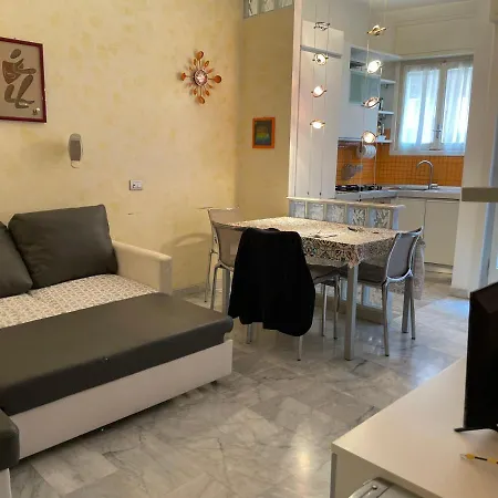 Impeccable In Next To M1 Metro 10 Mins Away From Duomo Wi-fi Feel Like Bed & Breakfast Milaan
